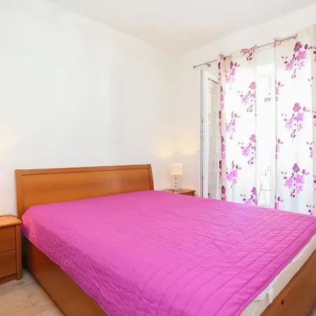 With Parking Space - 15841 Apartman *